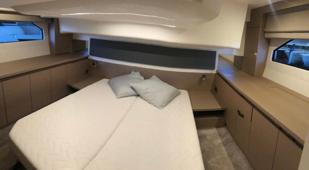 foto: 7 Prestige 420 Fly