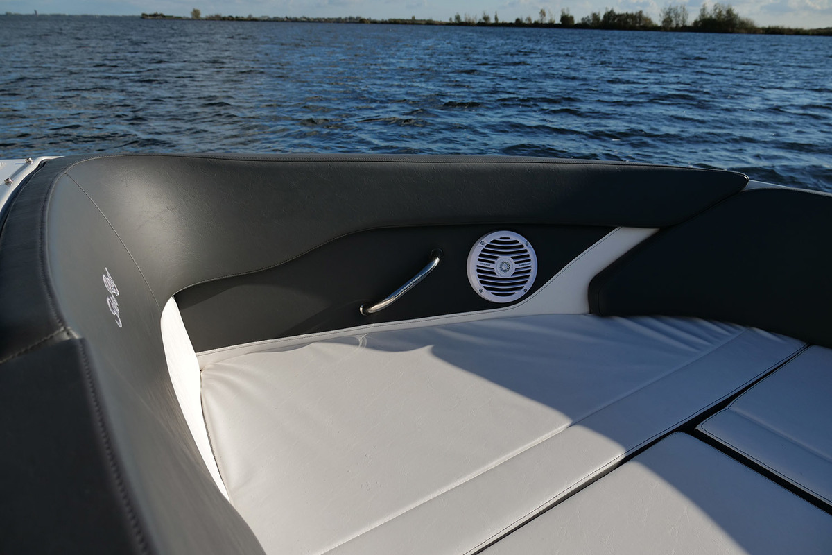 foto: 12 Sea Ray SPX 230