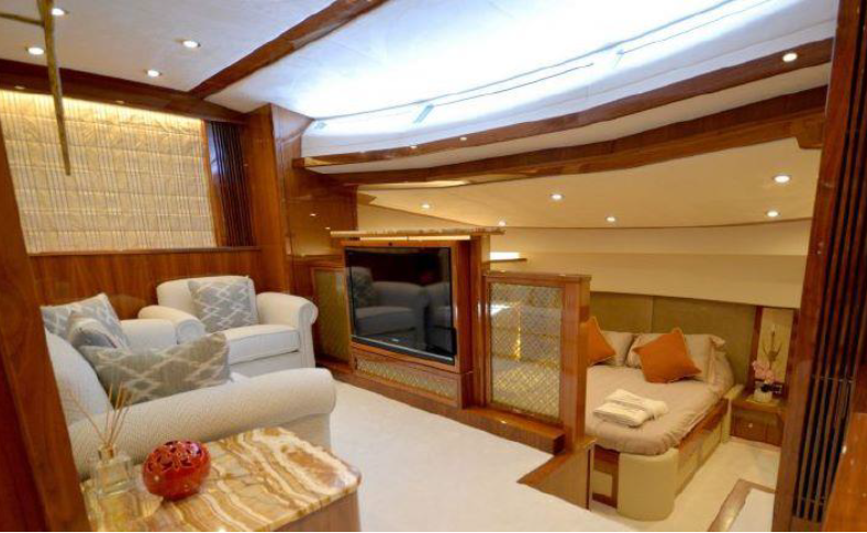 foto: 8 Sunseeker 30 M