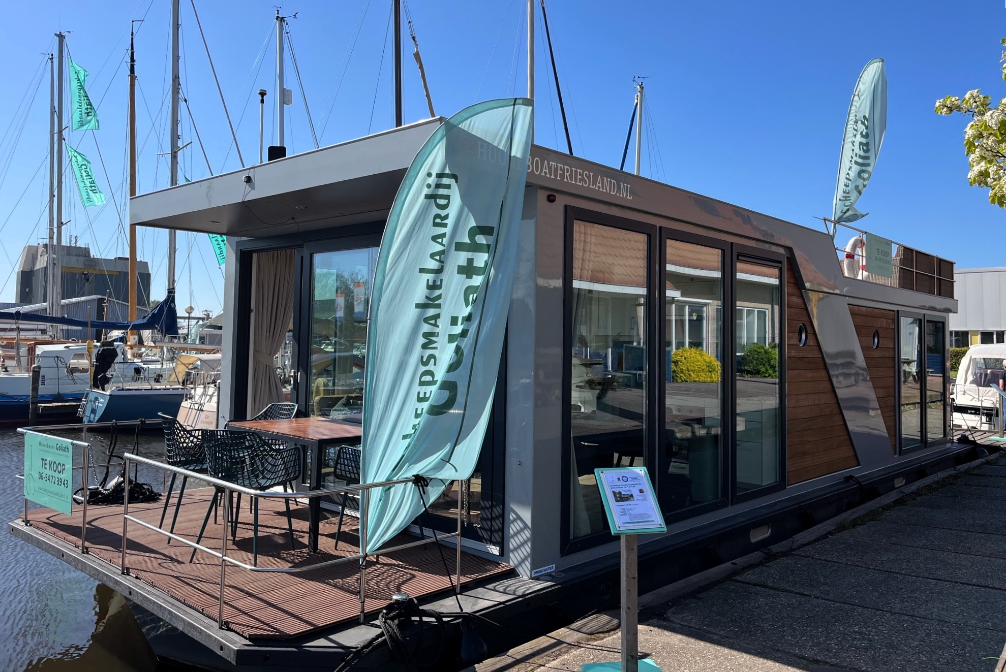 foto: 17 Houseboat Friesland 12.75 X 4.50 (inboard Engine)