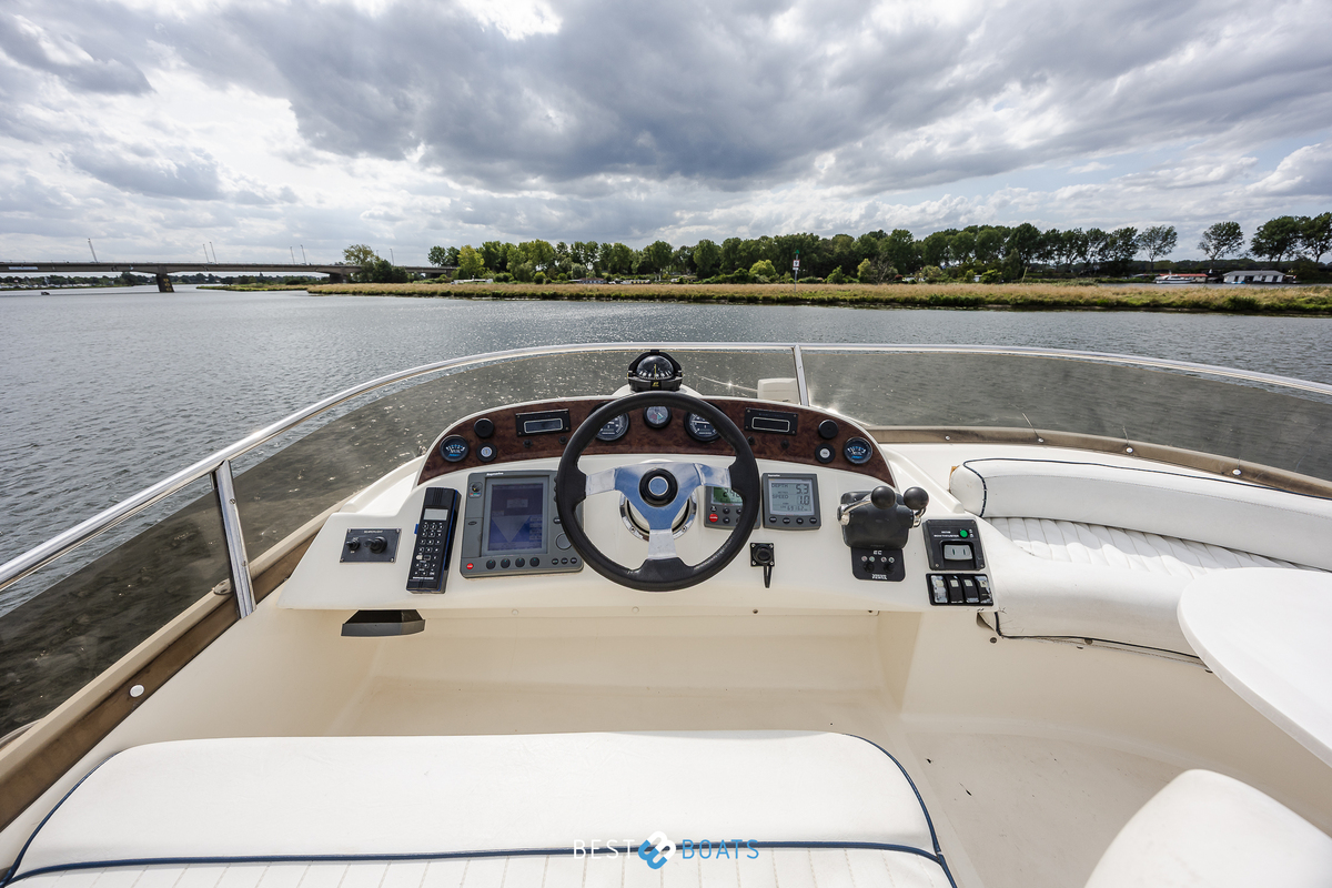 foto: 16 Rodman R-38