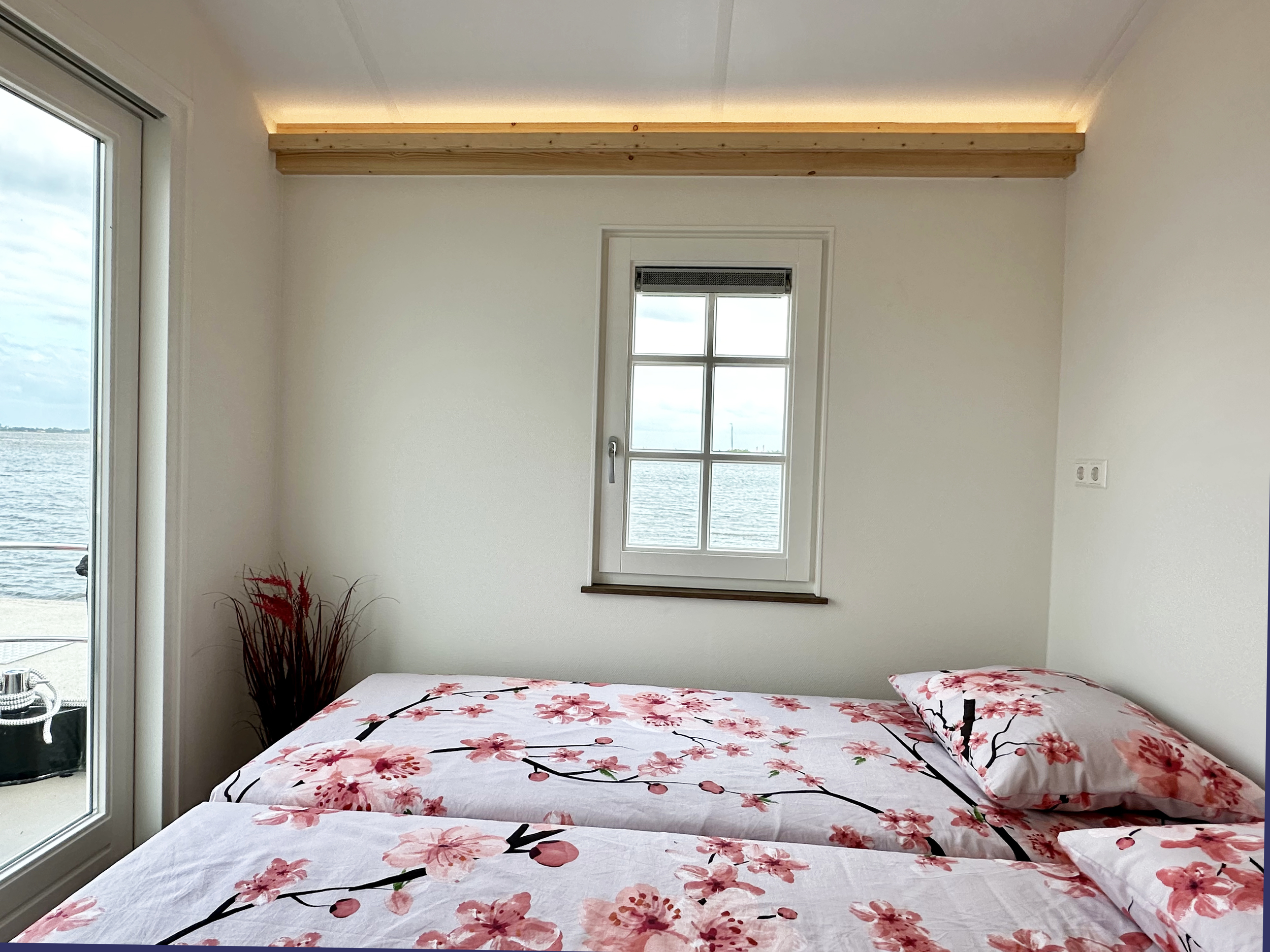 foto: 27 HOMESHIP VaarChalet In Amsterdam 1250D Luxe Houseboat