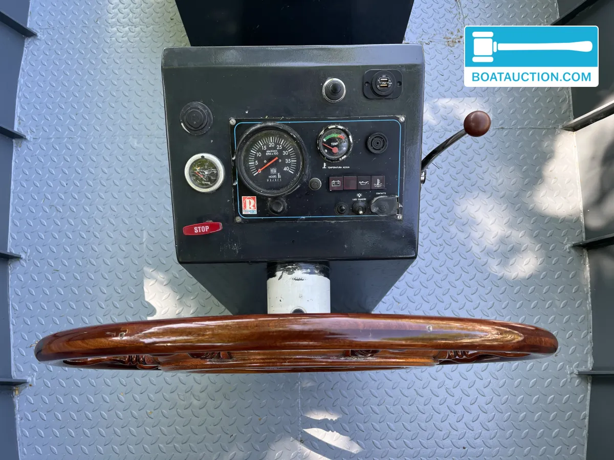 foto: 8 Motorsloep 875