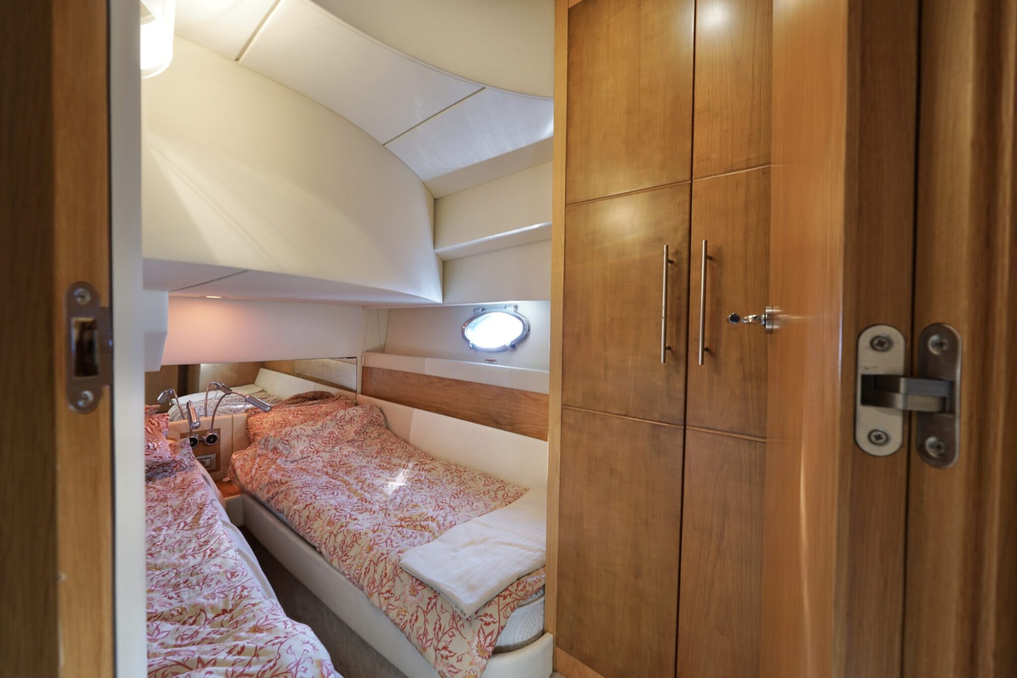 foto: 38 Rodman Rodman 44 Muse IPS