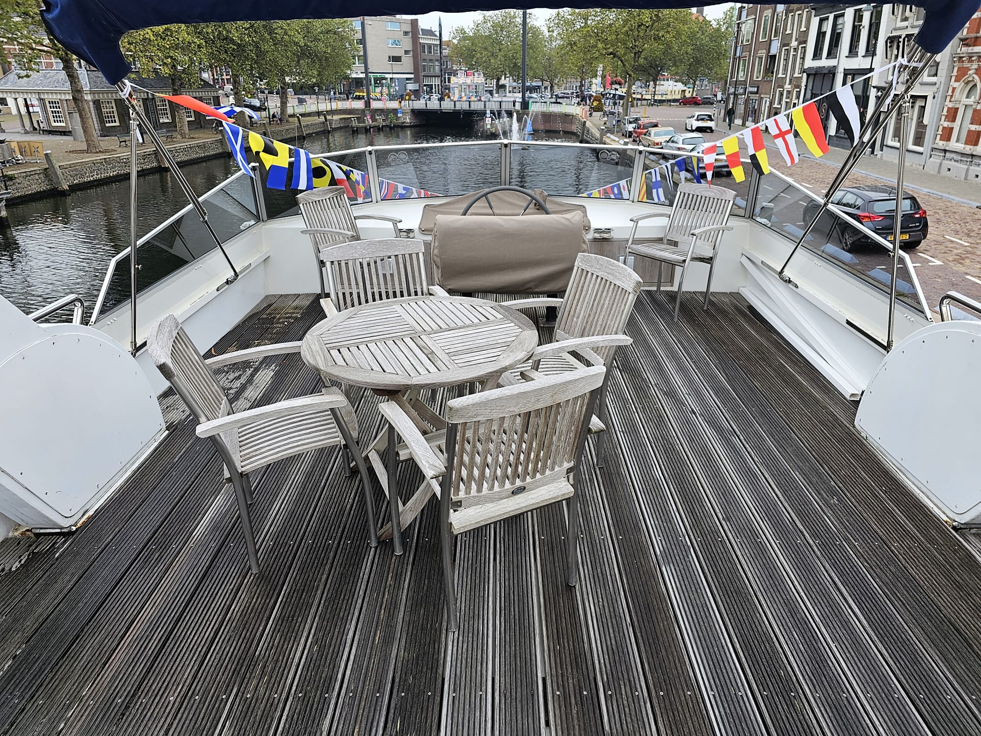 foto: 16 Jacabo 2300 (Varend woonschip)