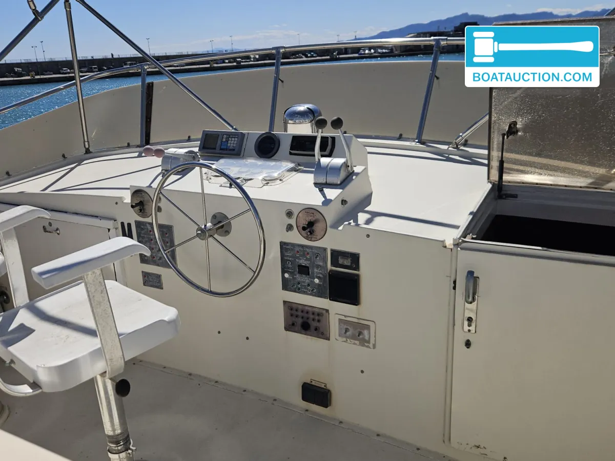 foto: 6 Hatteras 72