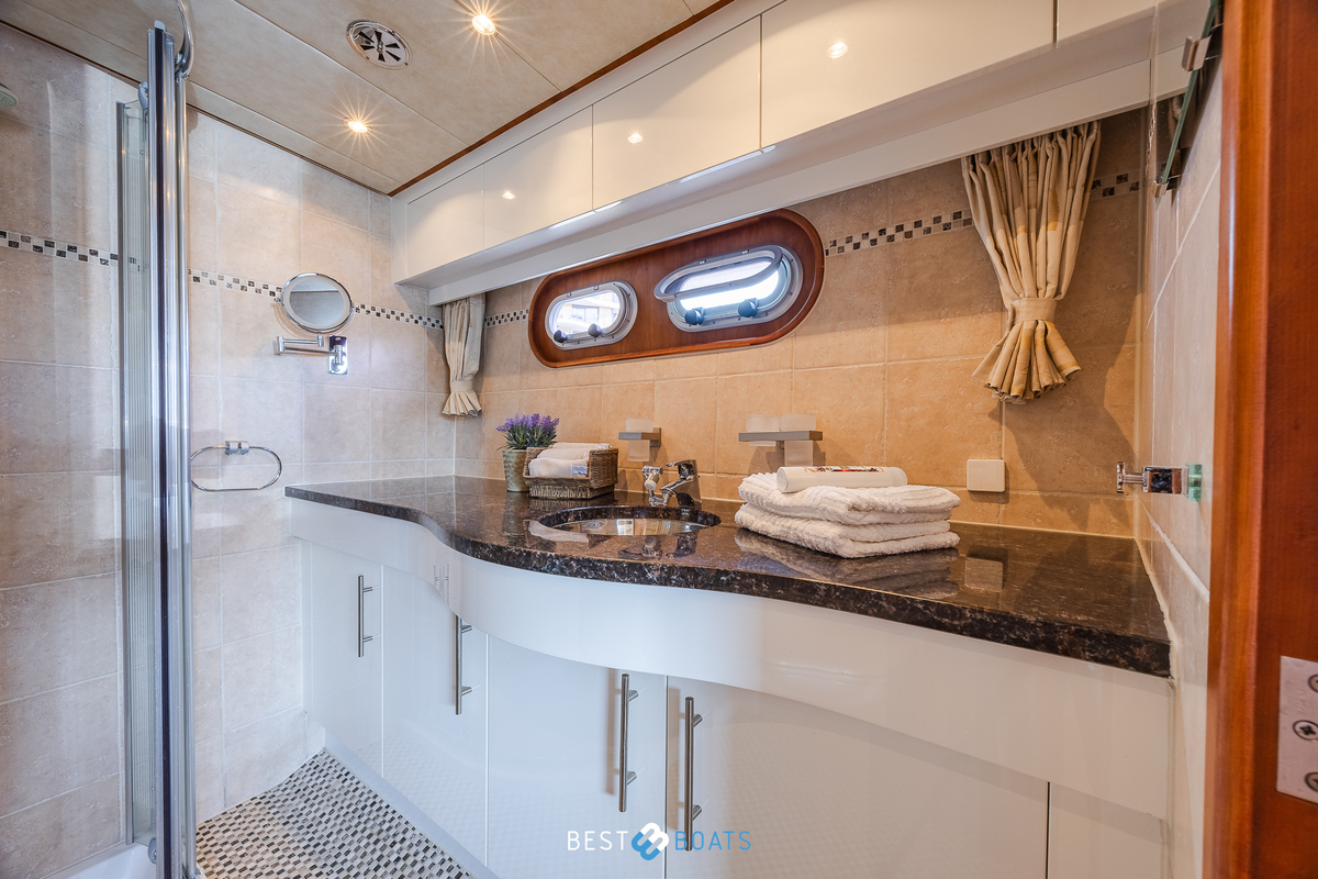 foto: 20 Van den Hoven Exclusive 1600