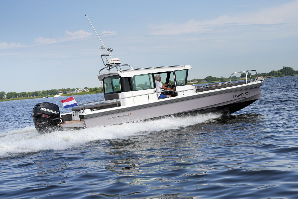 foto: 16 Axopar 28 Cabin