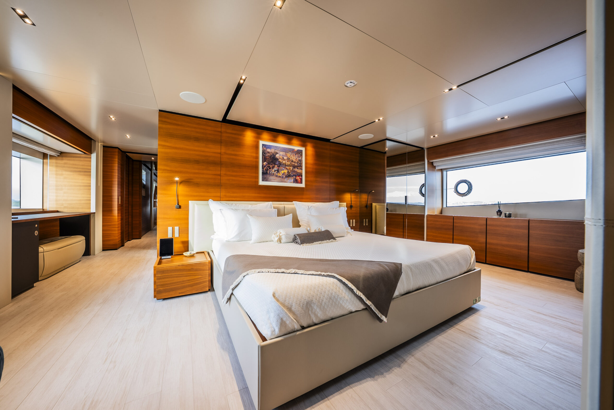 foto: 37 Custom Line Navetta 33