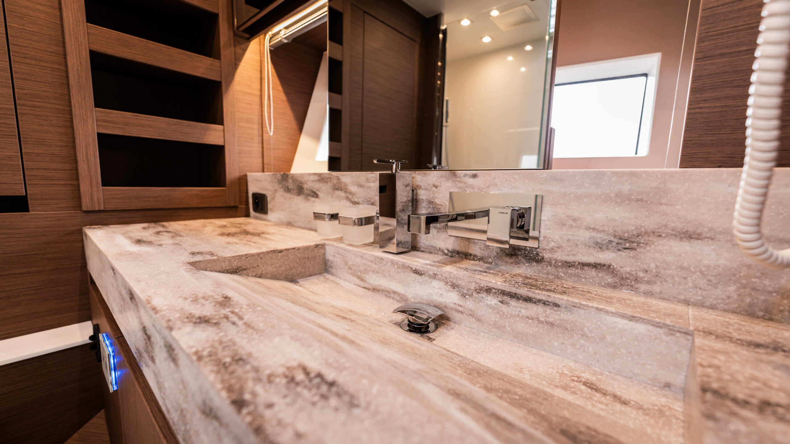 foto: 55 Prestige X70