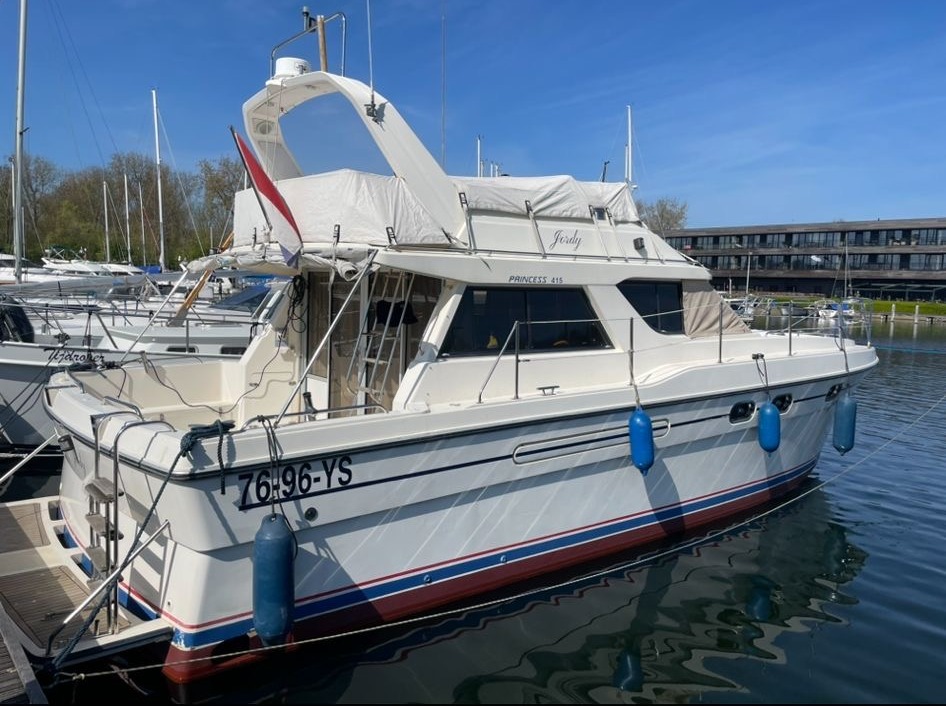 foto: 31 Princess Princess 415 FB