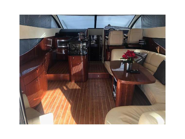 foto: 6 Fairline Phantom 50