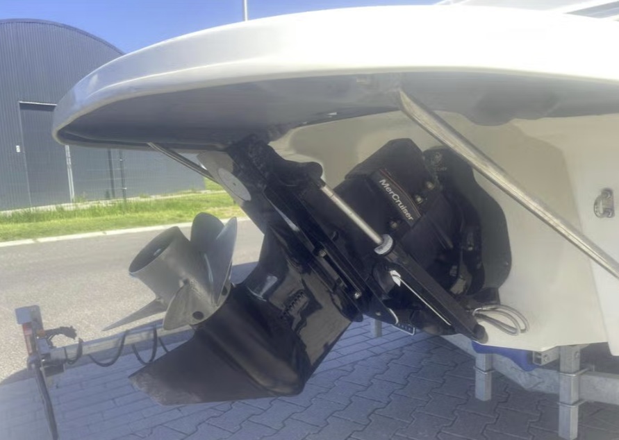 foto: 6 Bayliner  205 