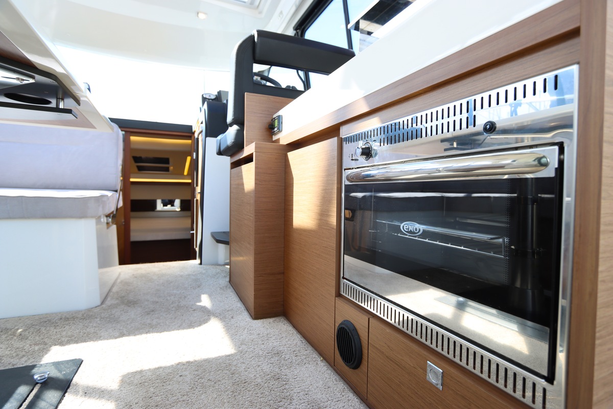 foto: 12 Jeanneau NC 33