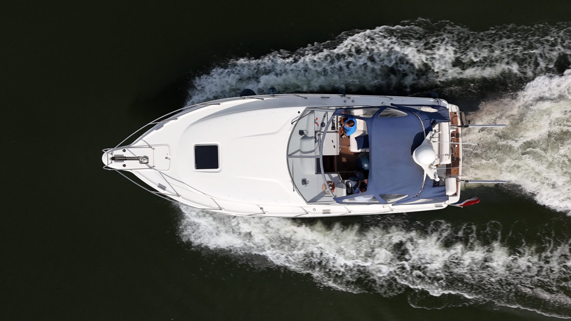foto: 31 Sealine Sealine 328 Sport Bridge