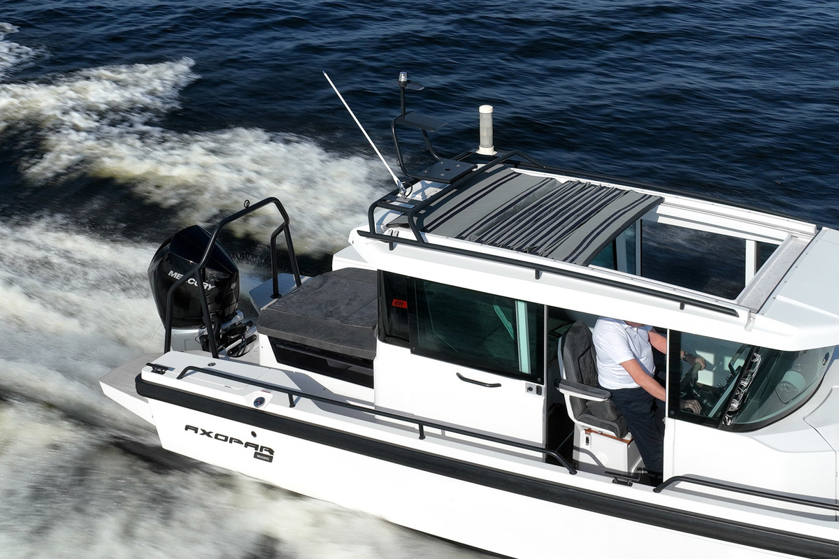 foto: 14 Axopar 28 Cabin