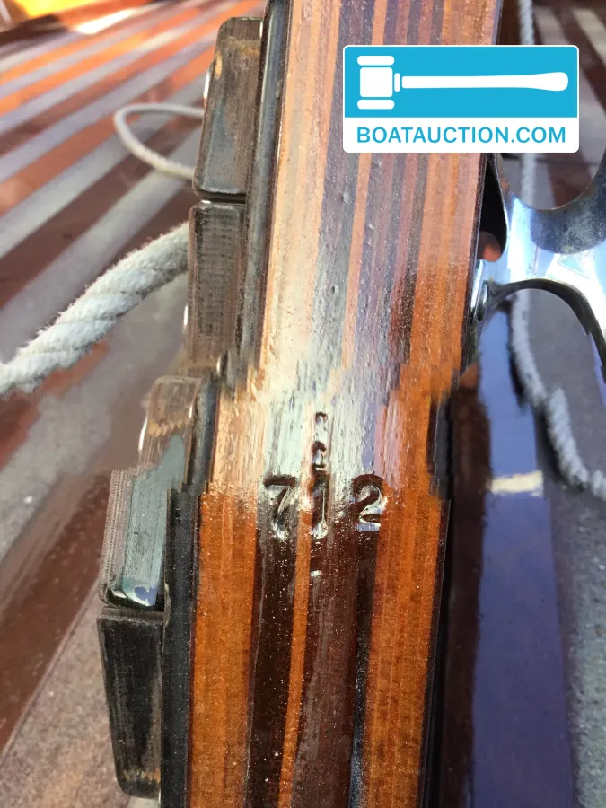 foto: 13 Spanker 712