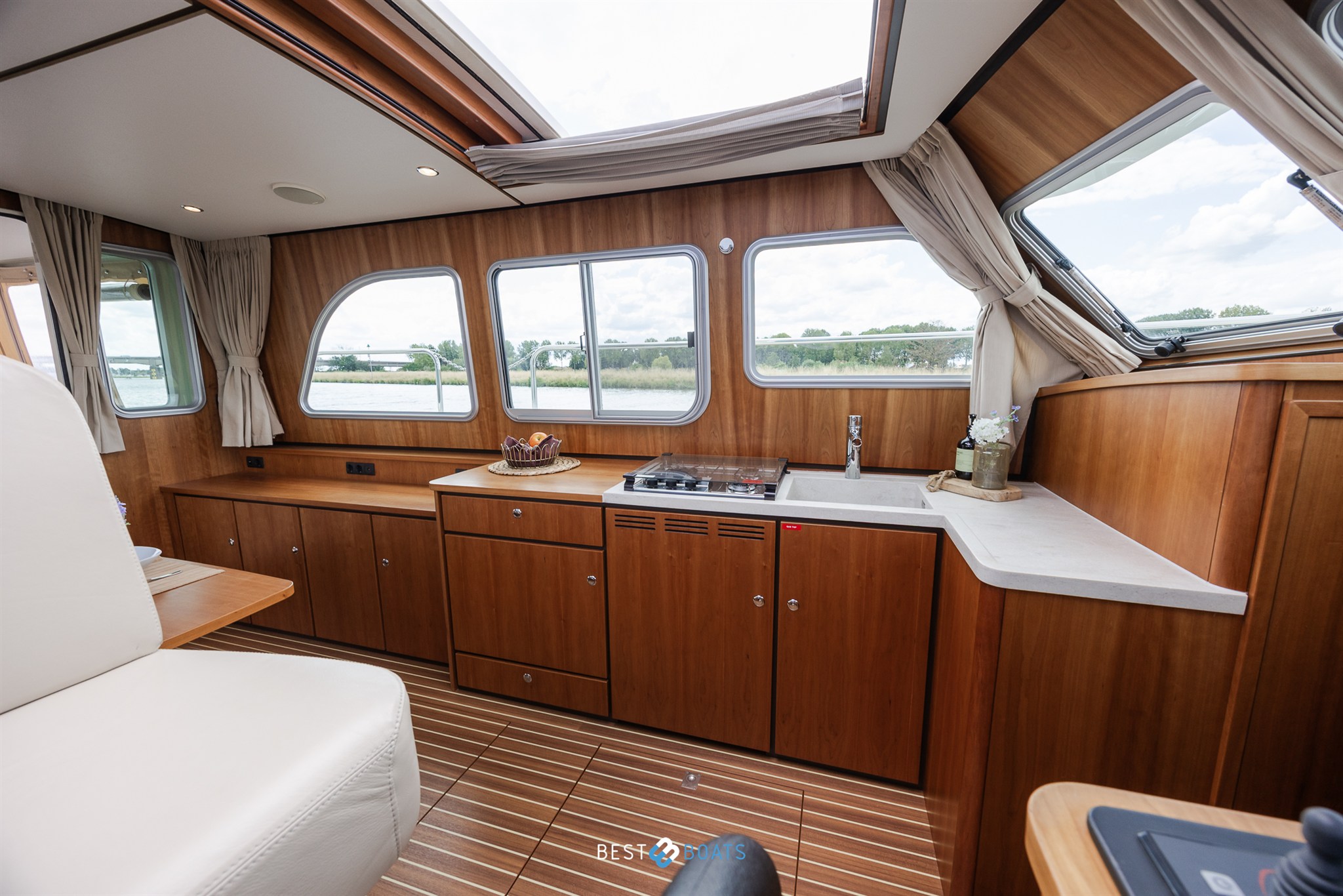 foto: 12 Linssen Grand Sturdy 35.0 Sedan