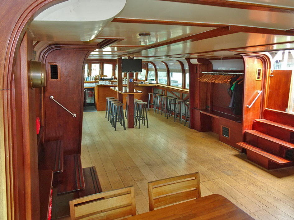 foto: 21 Dagpassagiersschip 152 pers