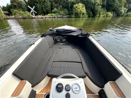 foto: 6 Corsiva 690 Tender