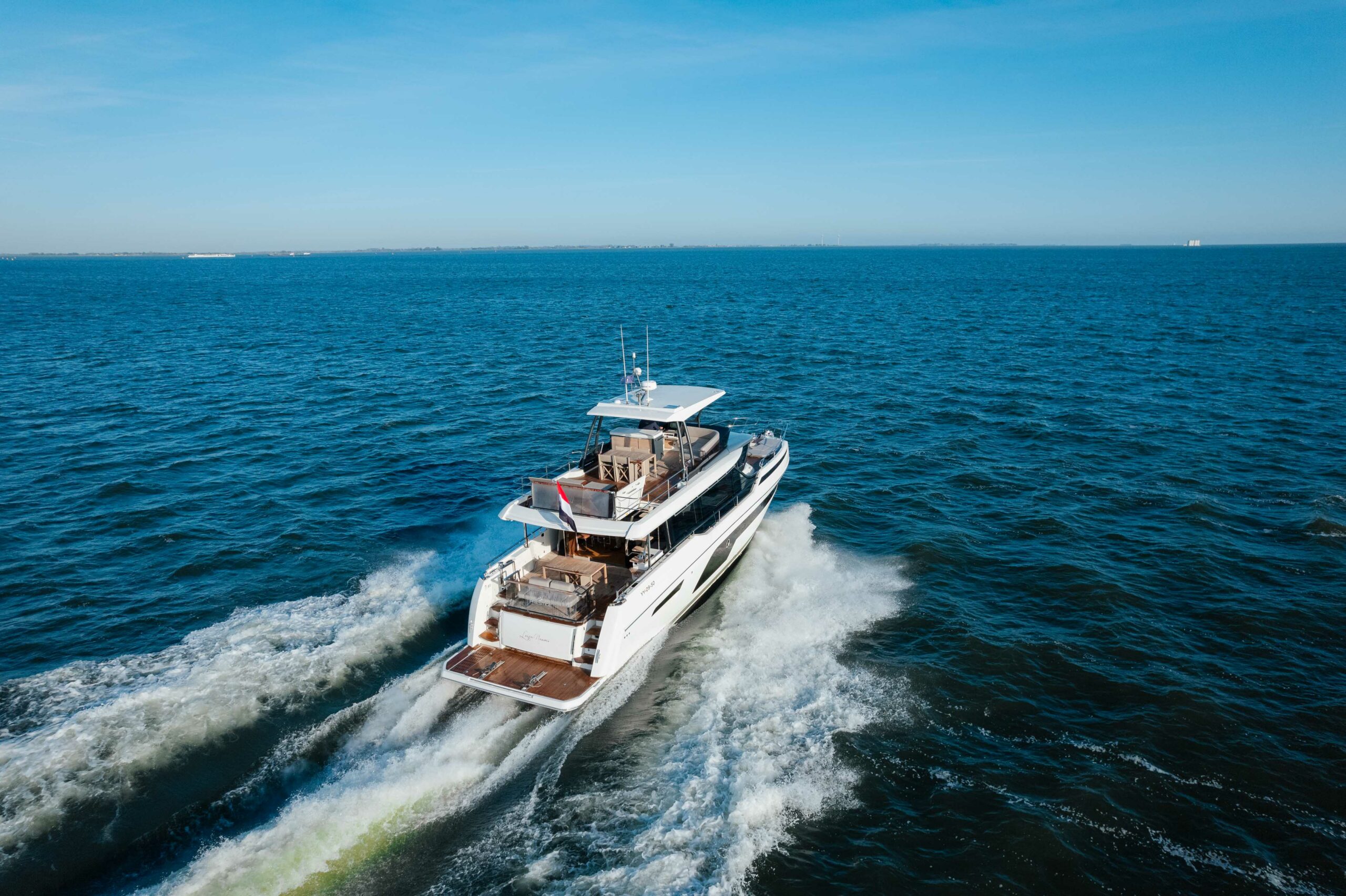 foto: 30 Prestige X60 Flybridge #08