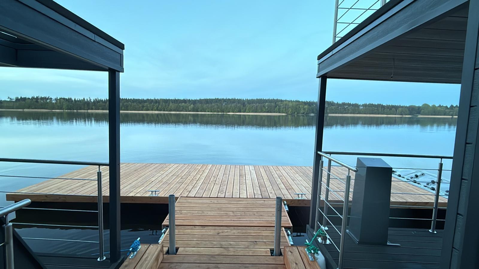 foto: 17 Shogun Mobile Houseboat