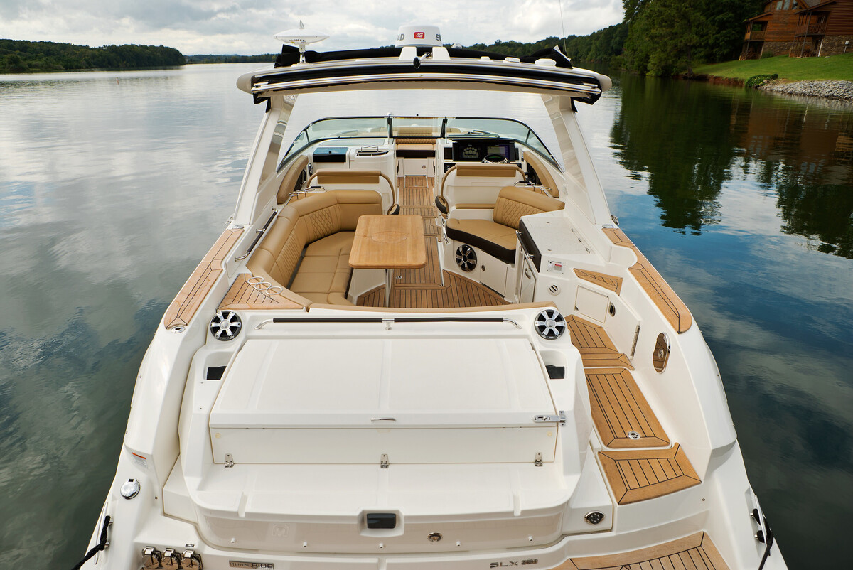 foto: 6 Sea Ray SLX 350