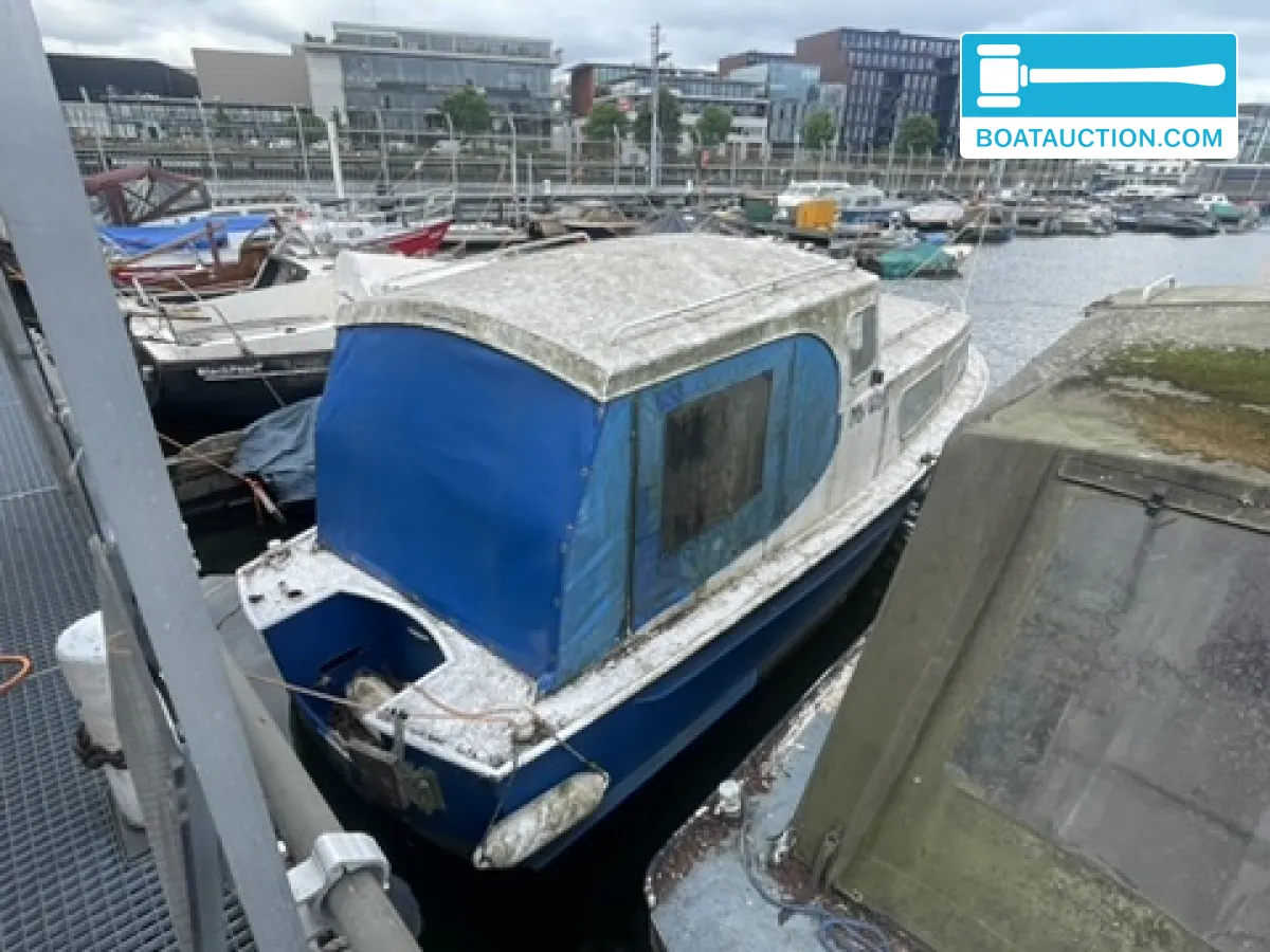 foto: 6 Cabin boat 700