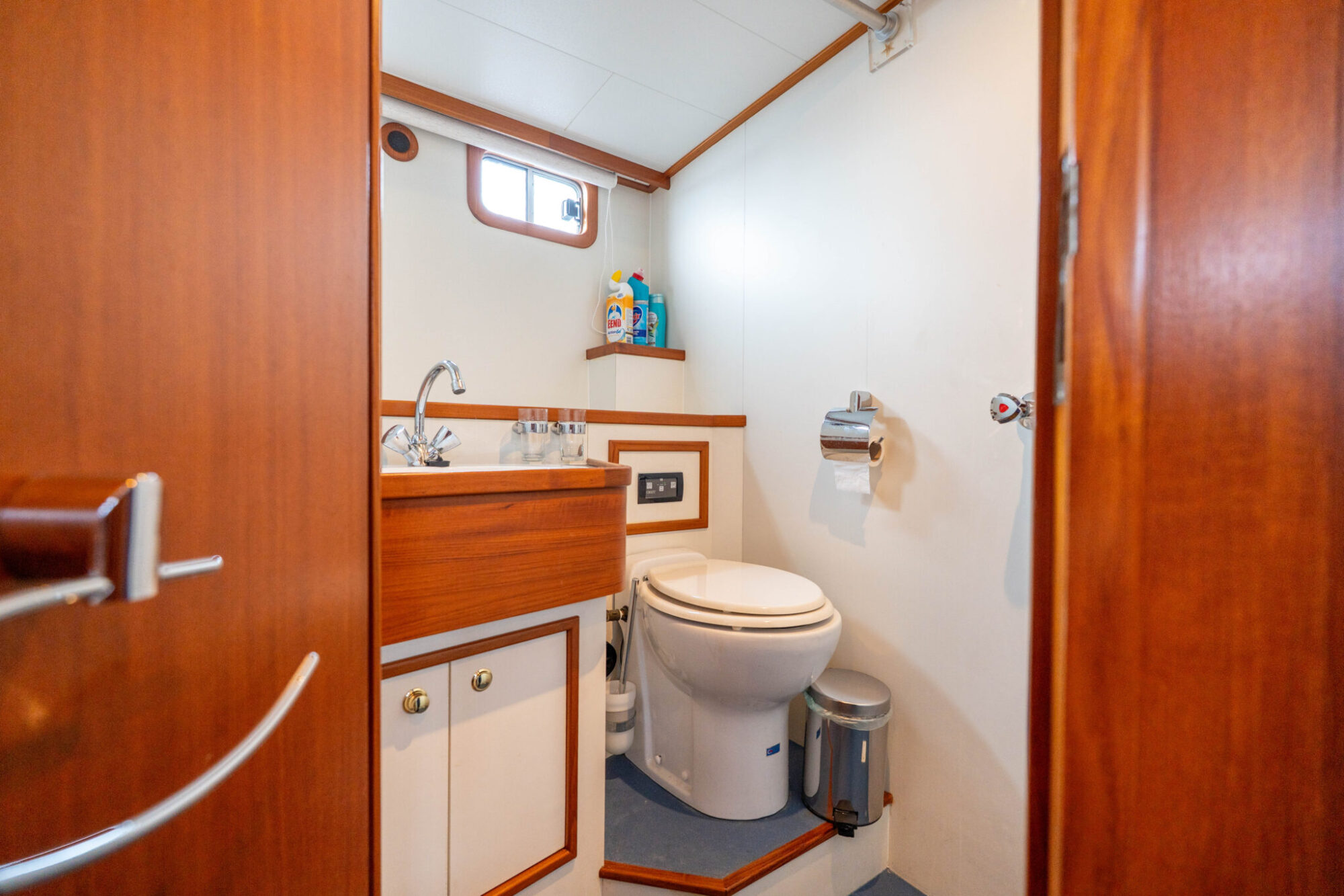 foto: 31 Pieter Beeldsnijder Pieter Beeldsnijder Spiegelkotter 15.00 VS