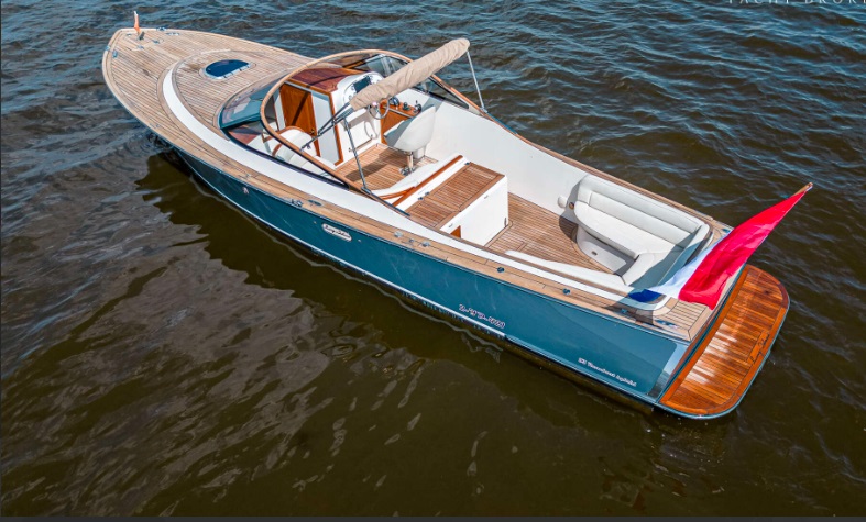 foto: 5 LONG  ISLAND 33   RUNABOUT HYBRID  
