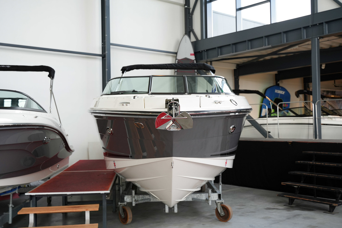 foto: 13 Sea Ray SLX 250