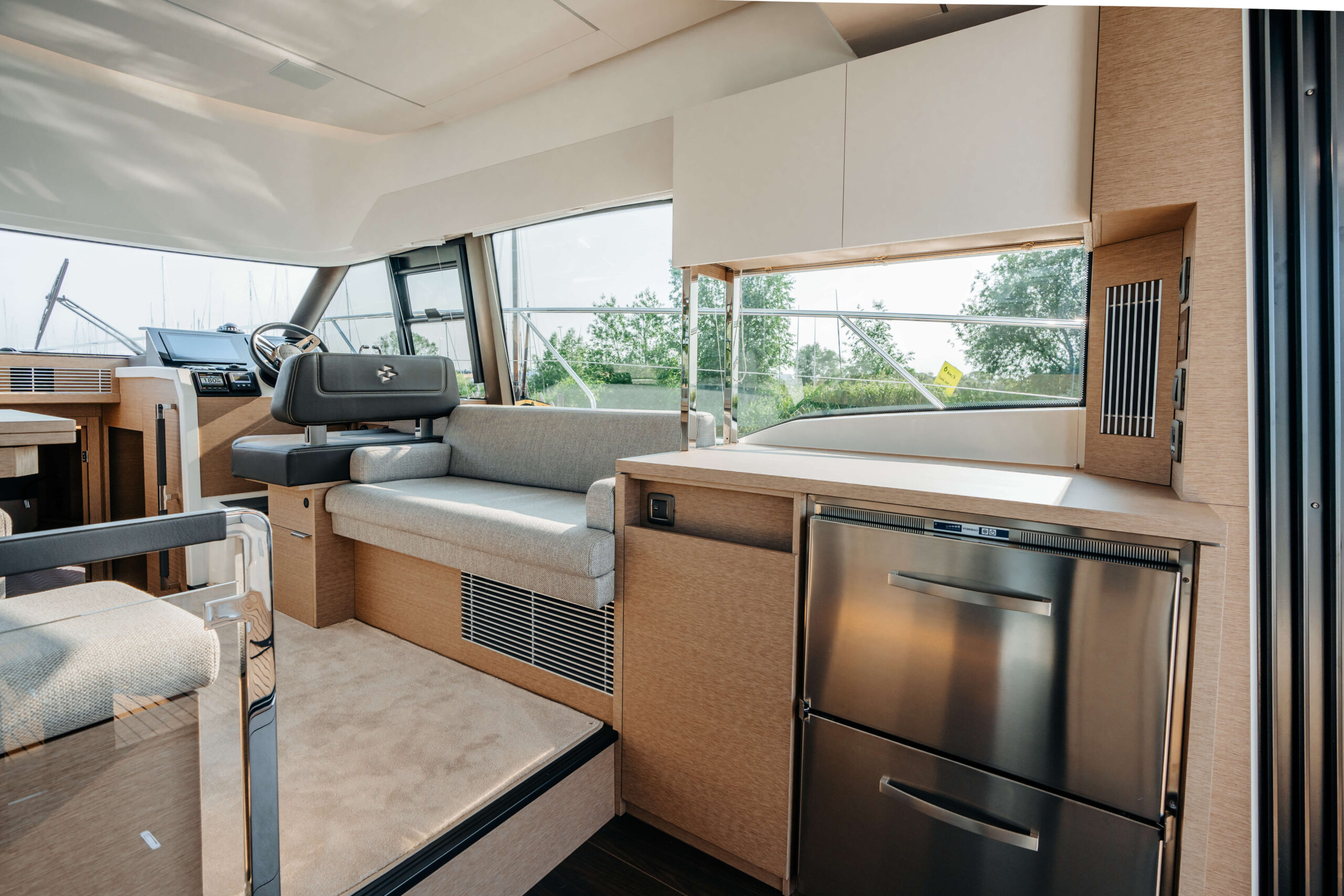 foto: 9 Prestige 420