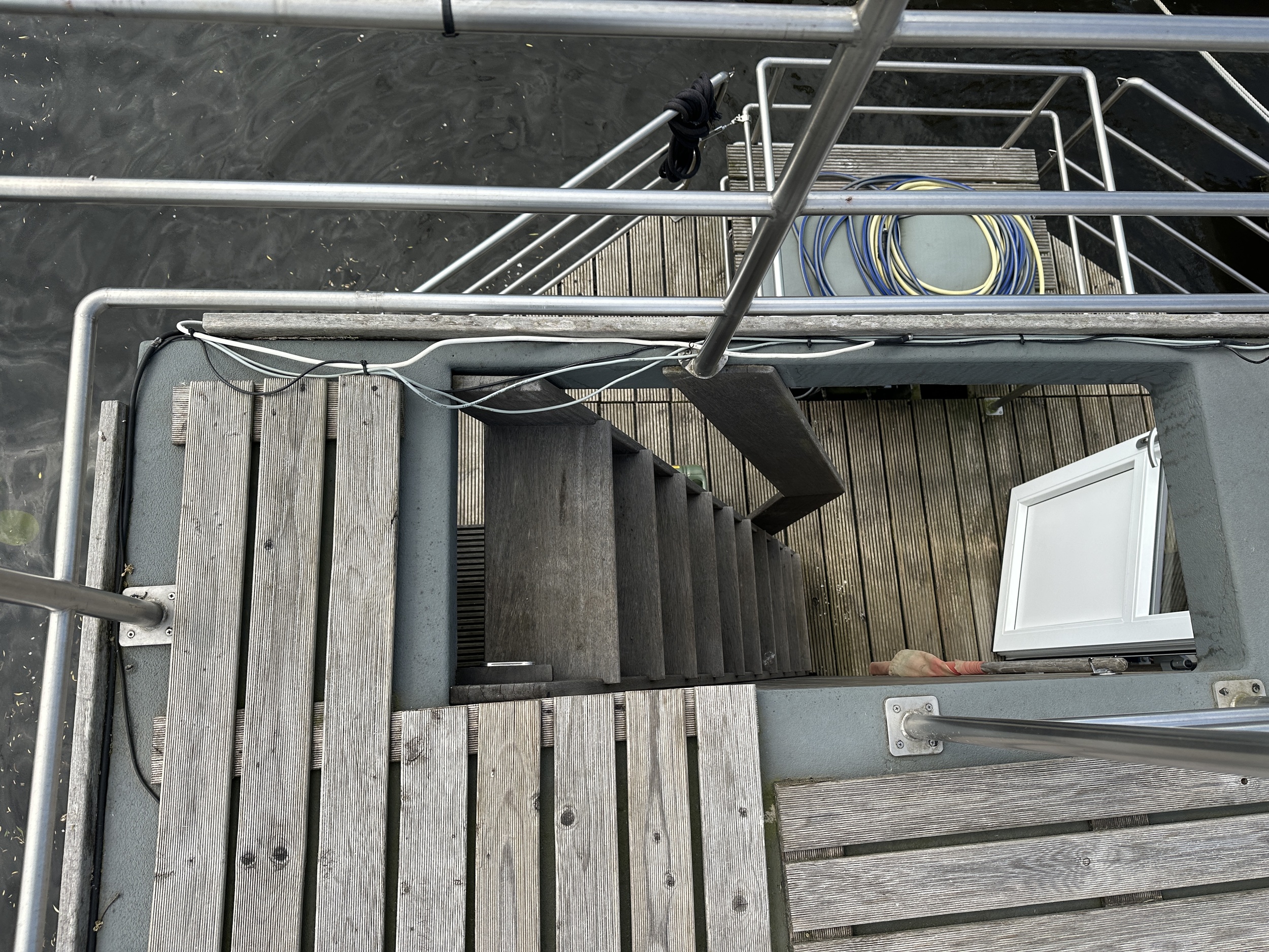 foto: 13 Lotus Houseboats 12 XT - Boven Besturing