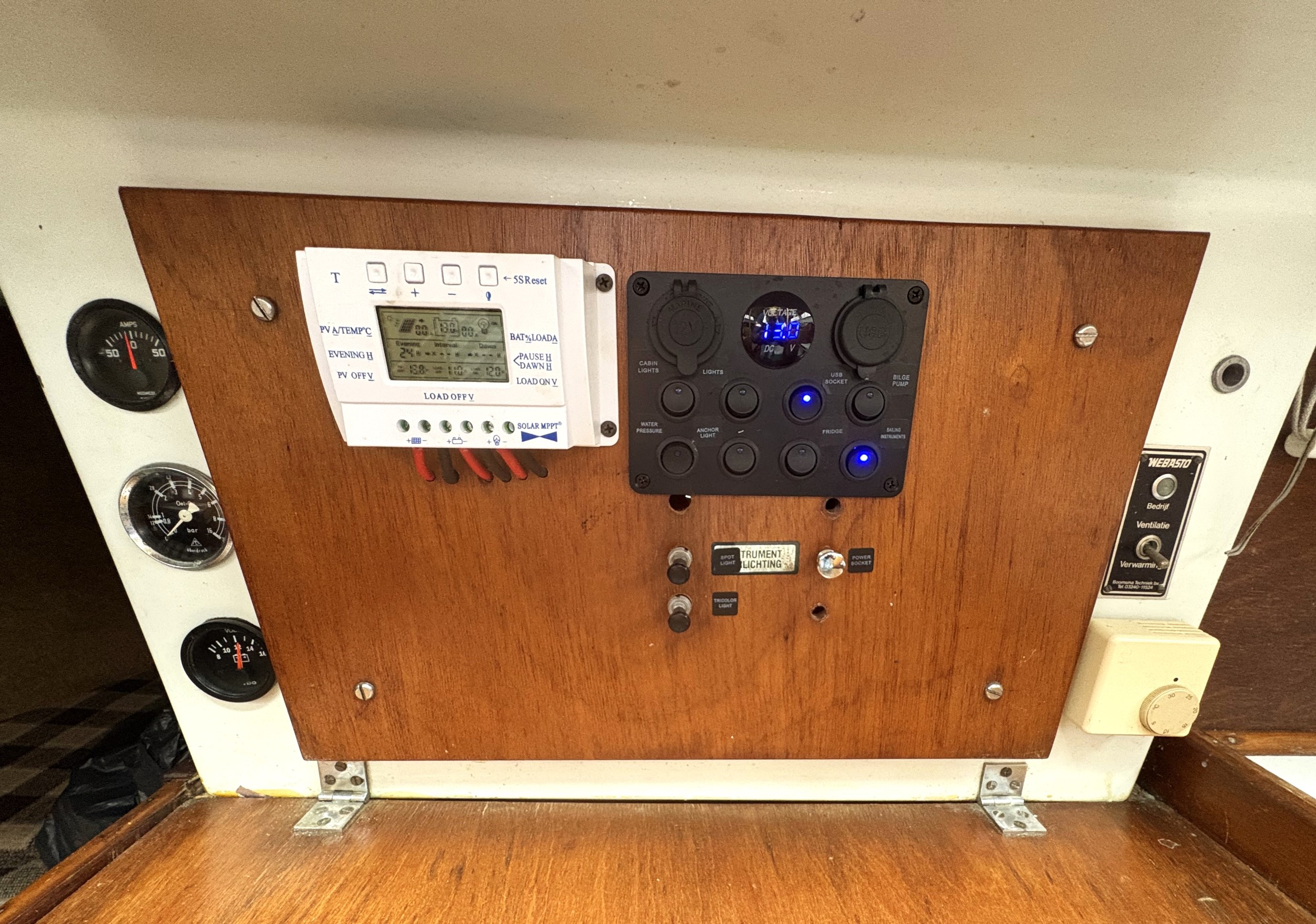 foto: 11 Standfast 33