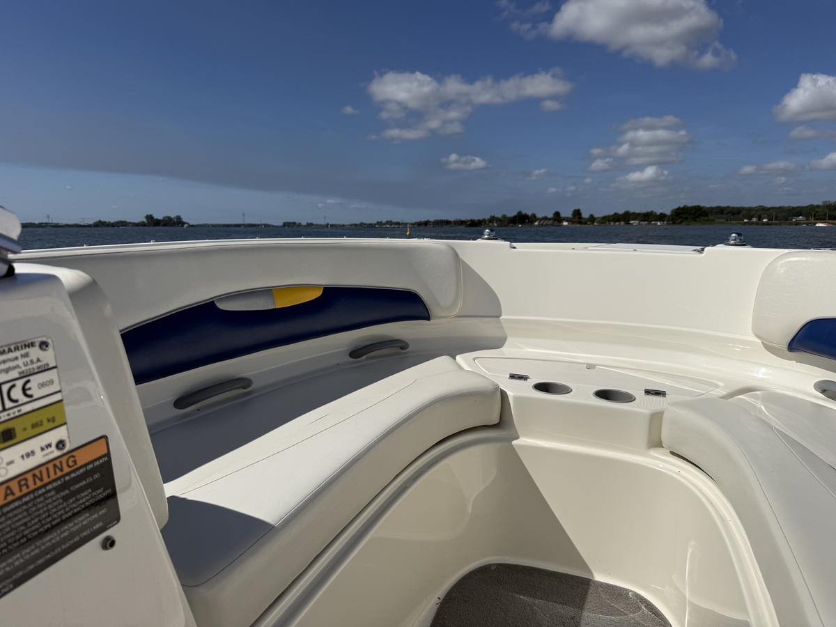 foto: 15 Bayliner 219 SD