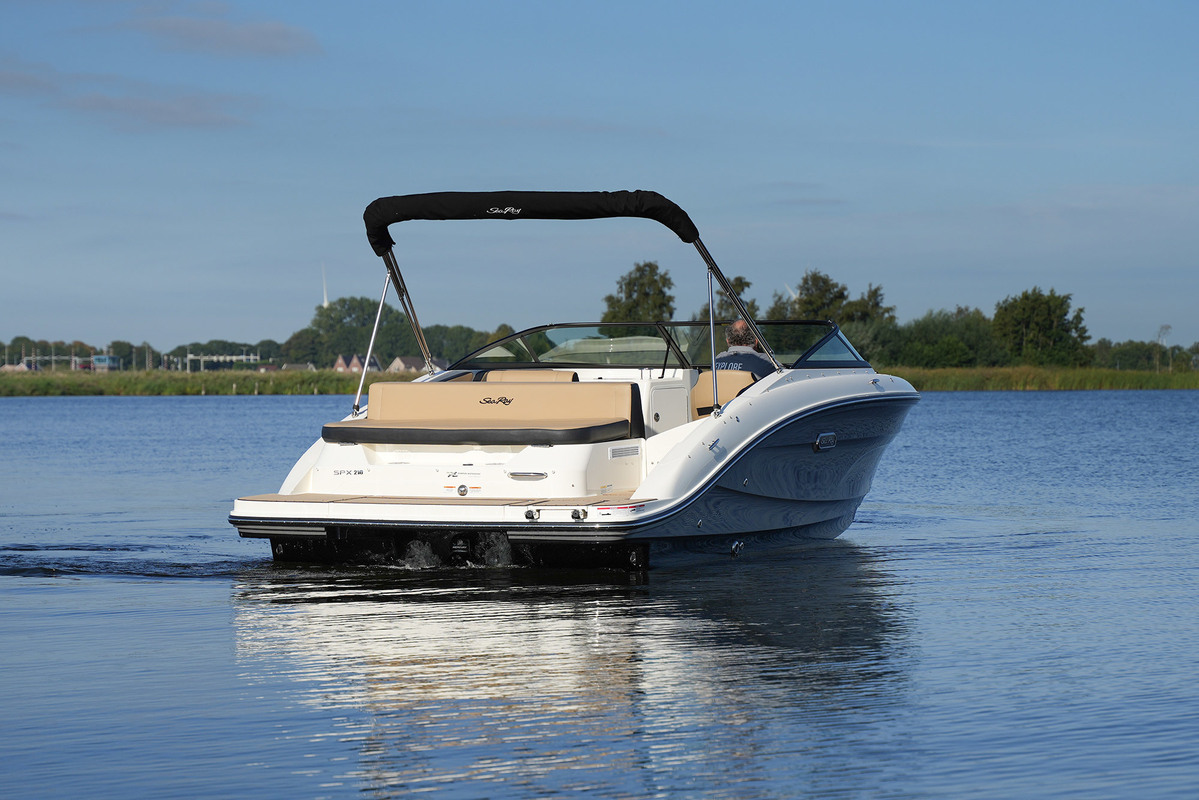 foto: 23 Sea Ray SPX 210