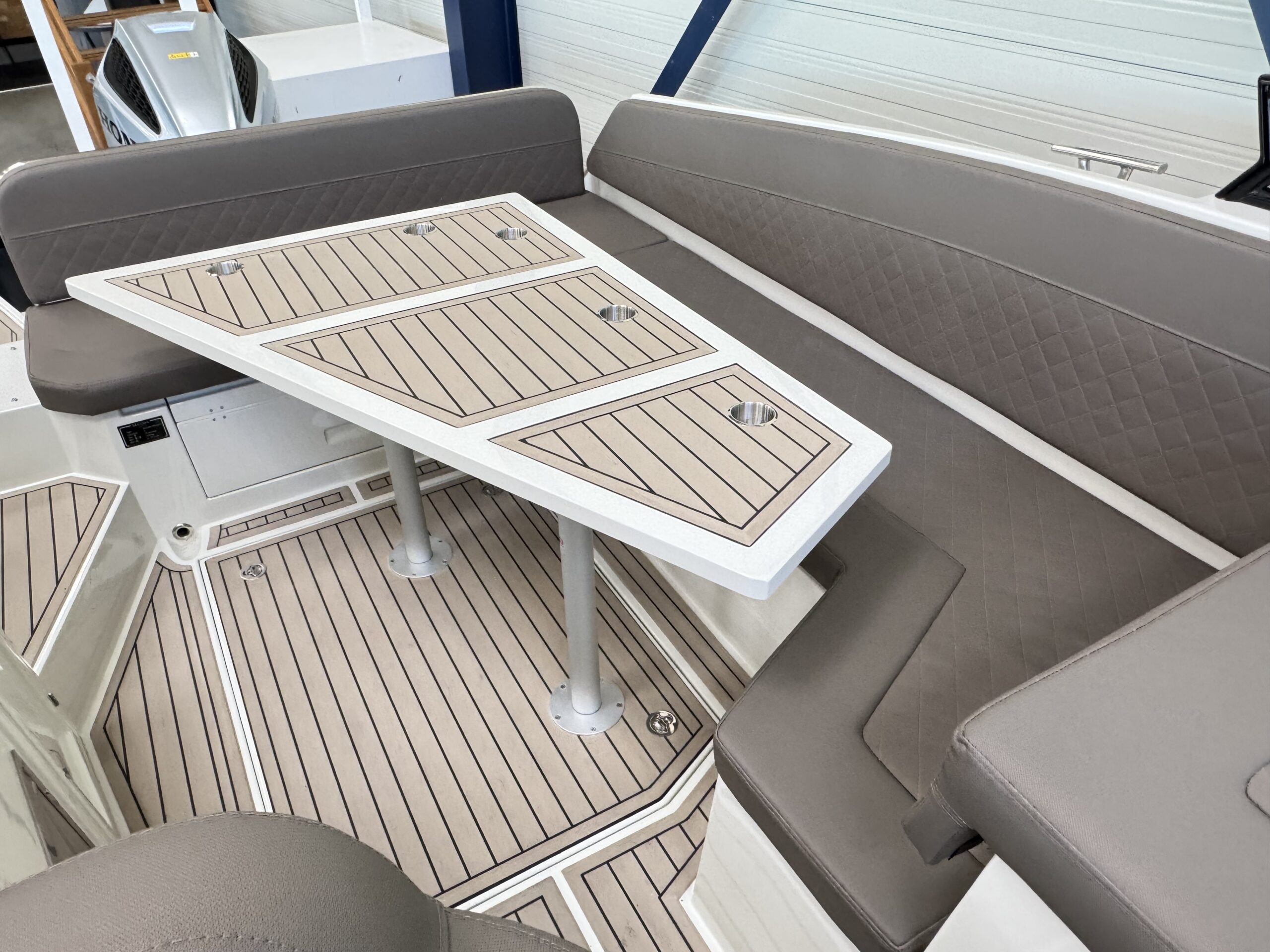 foto: 7 Maxima 800 Cabin (op voorraad)