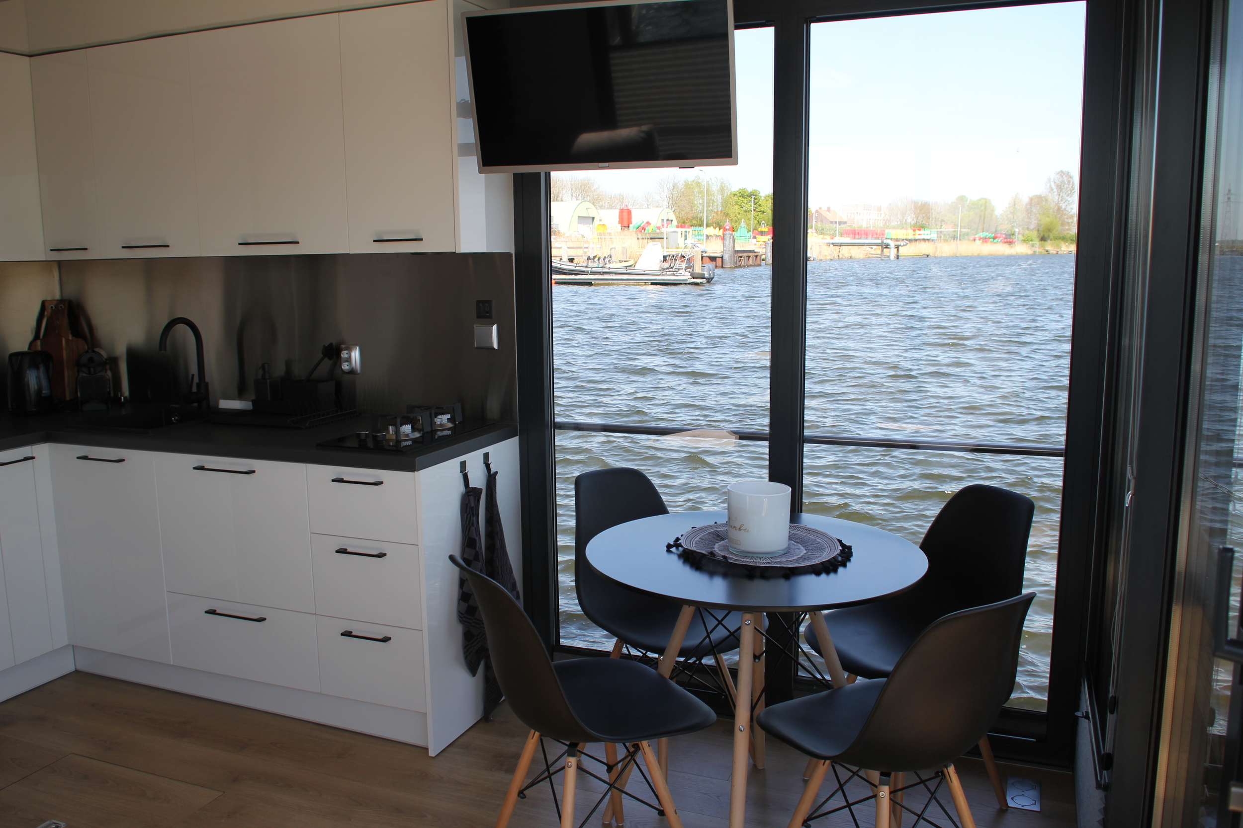 foto: 16 Campi 340 Houseboat