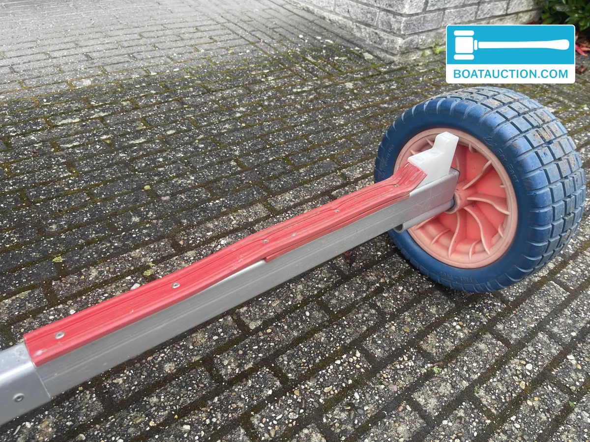 foto: 6 Far East Boats Optimist Strandtrailer