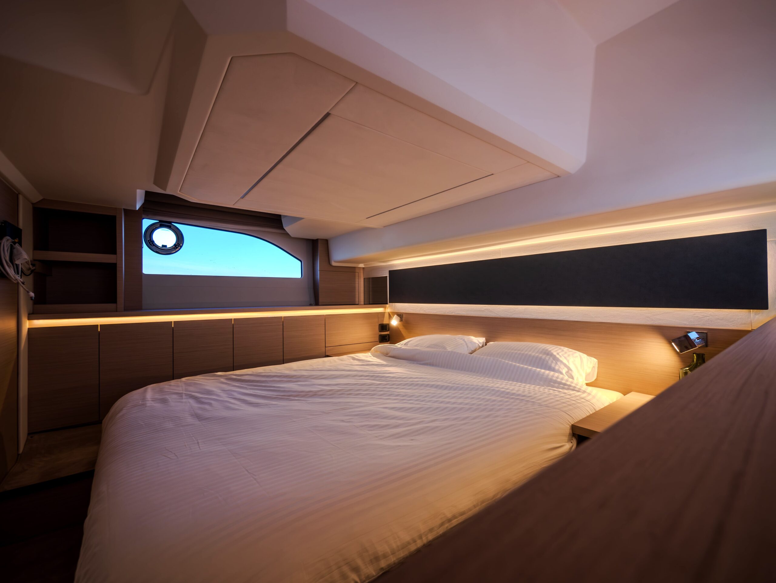 foto: 5 Prestige 420S