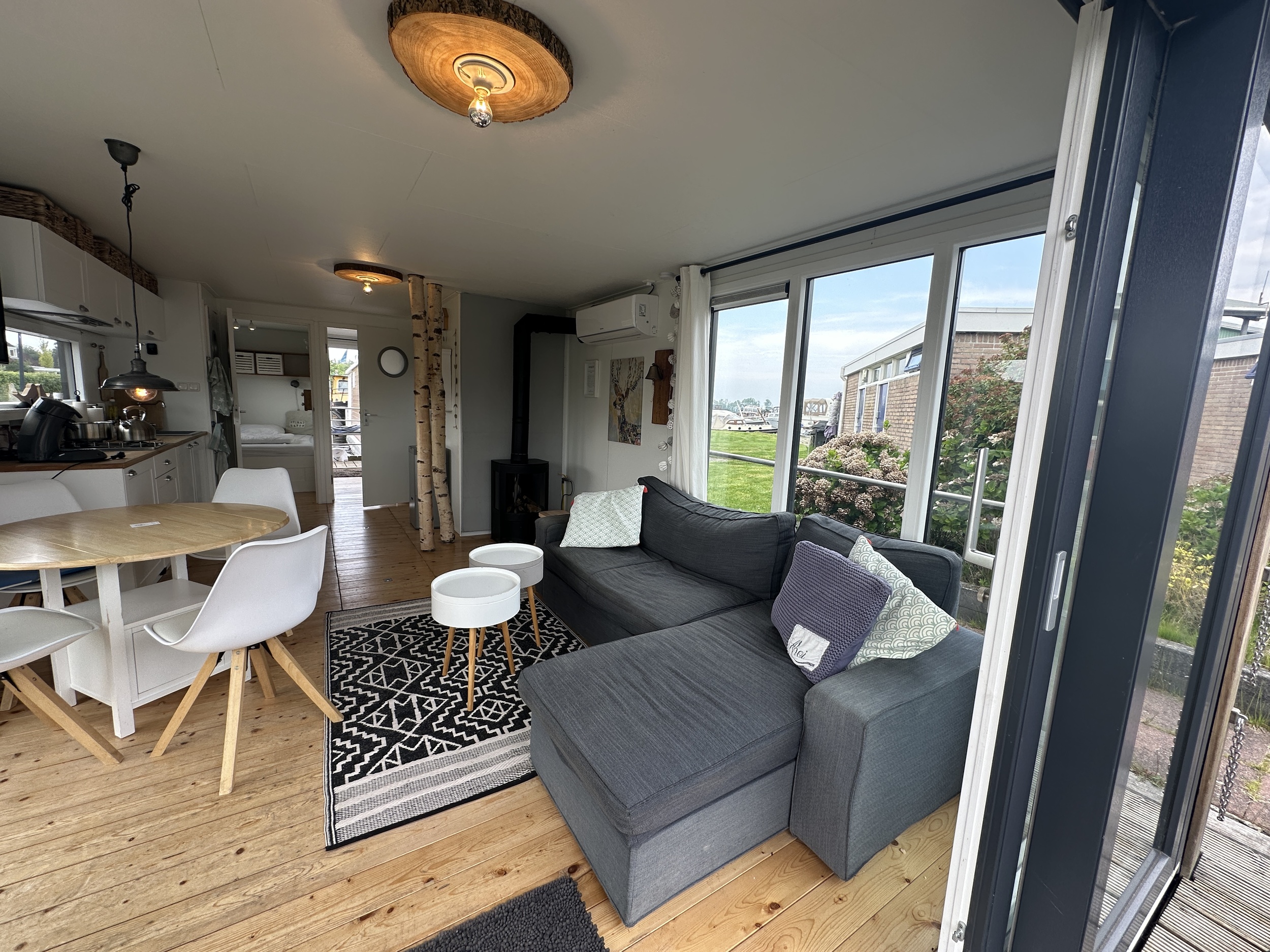 foto: 14 Lotus Houseboats 12 XT - Boven Besturing
