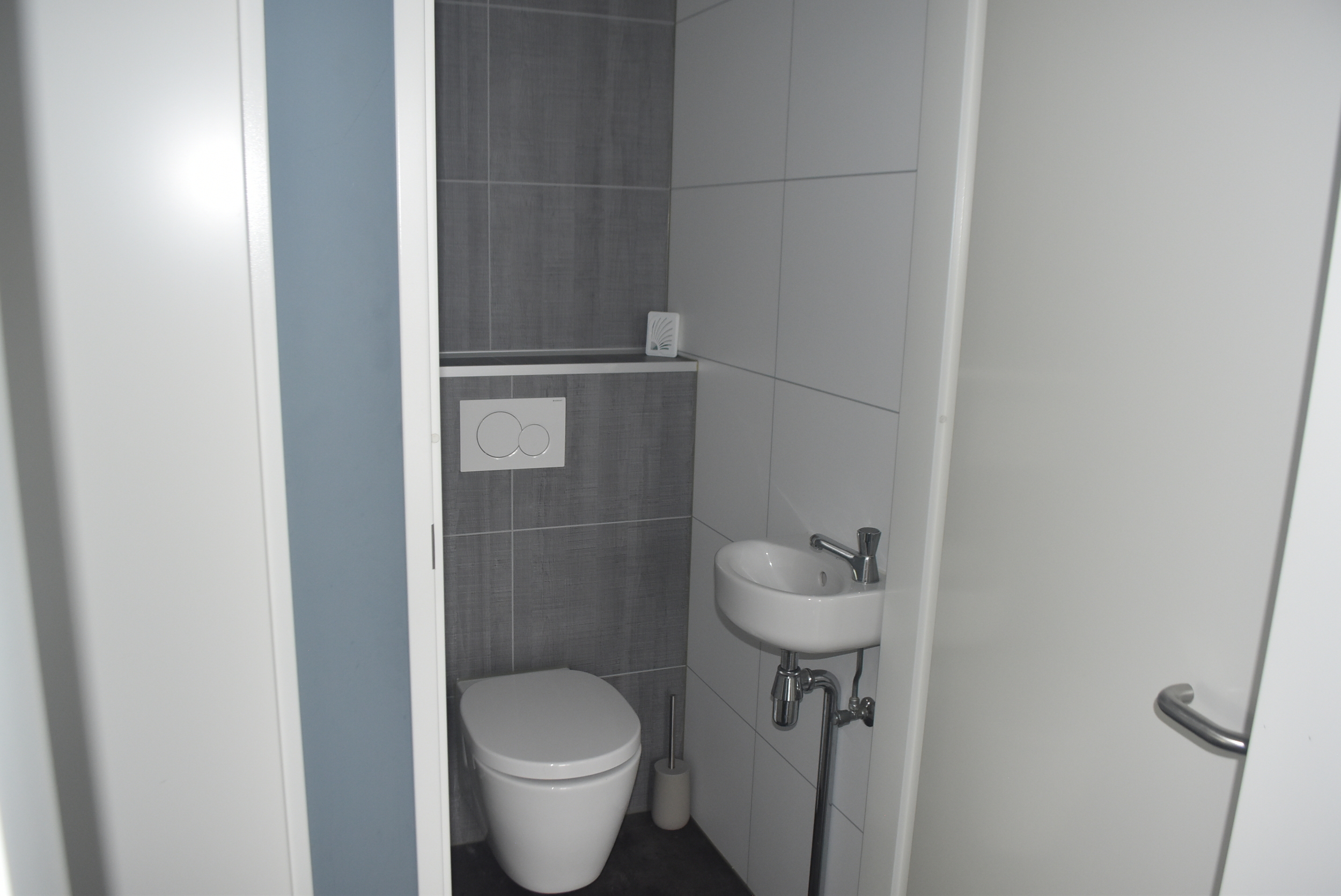 foto: 8 Aquavive Houseboat 1500 Met Vaste Overneembare Ligplaats In Warns