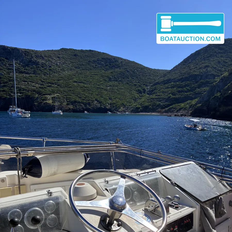 foto: 5 Hatteras 32 Sport Fly