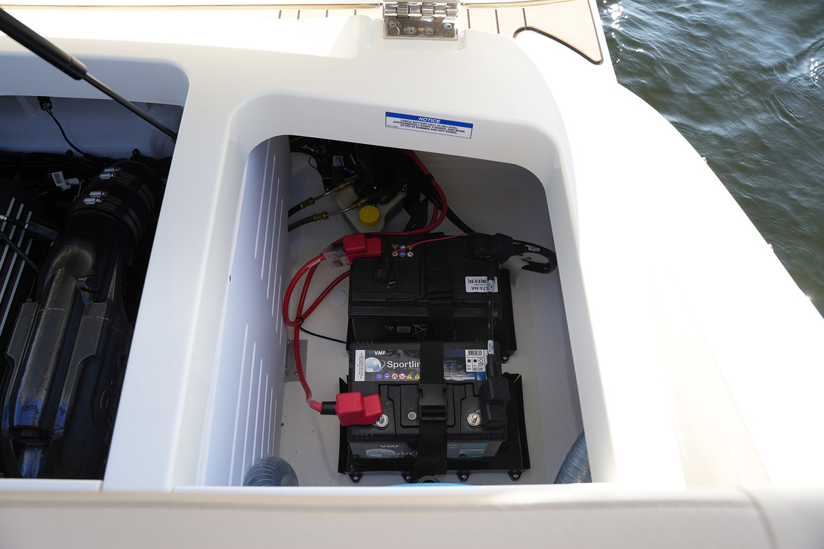 foto: 24 Sea Ray SPX 210