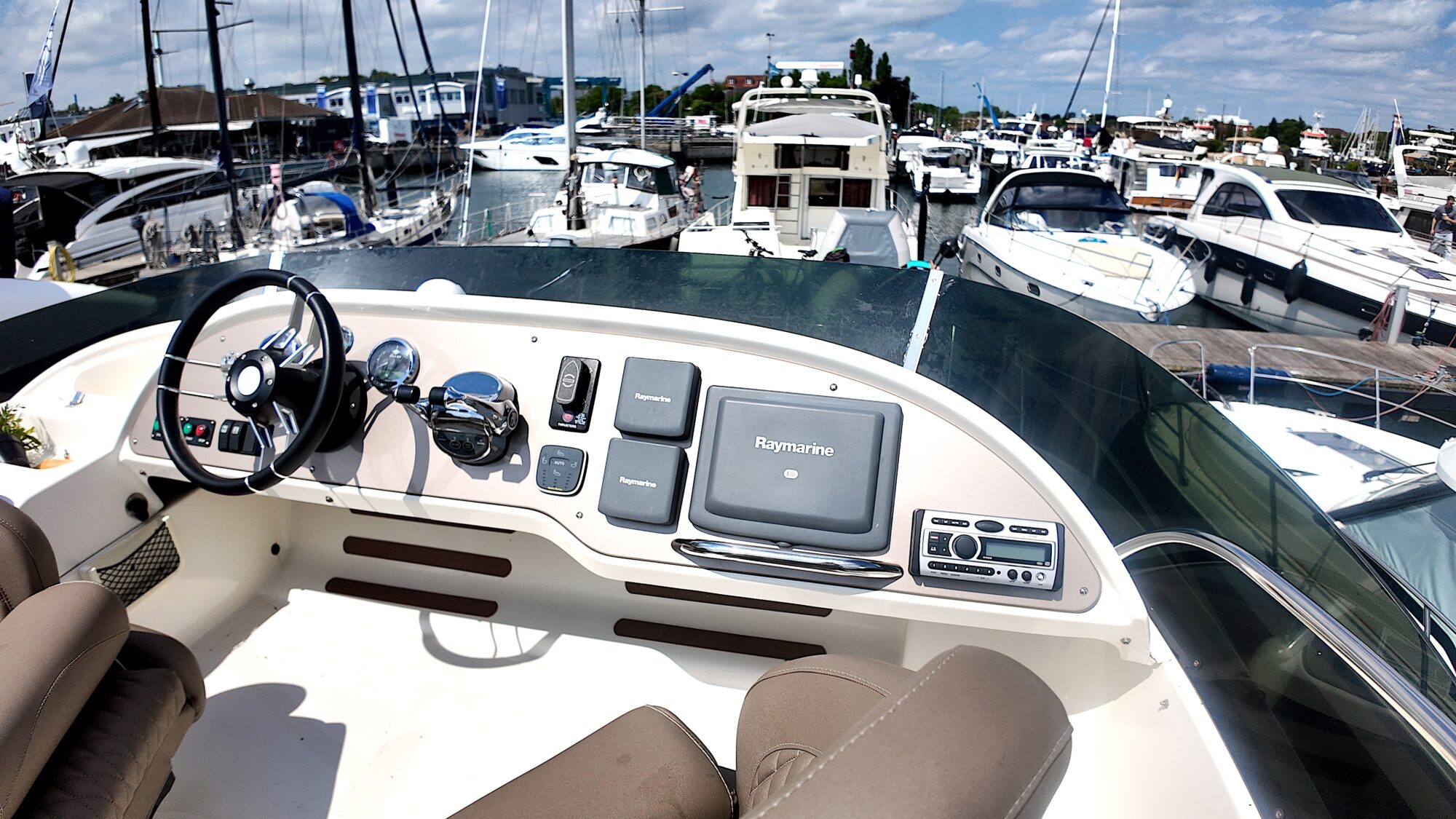 foto: 12 Jeanneau Jeanneau Prestige 42 Flybridge
