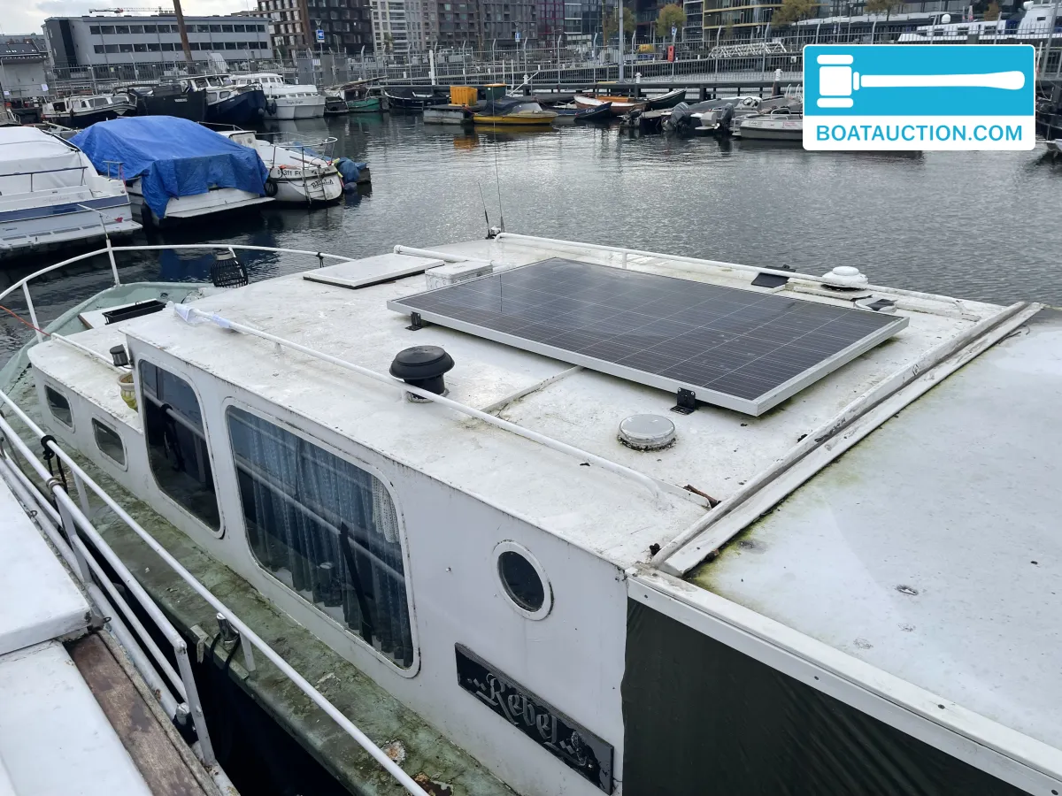 foto: 5 Motorboat 900