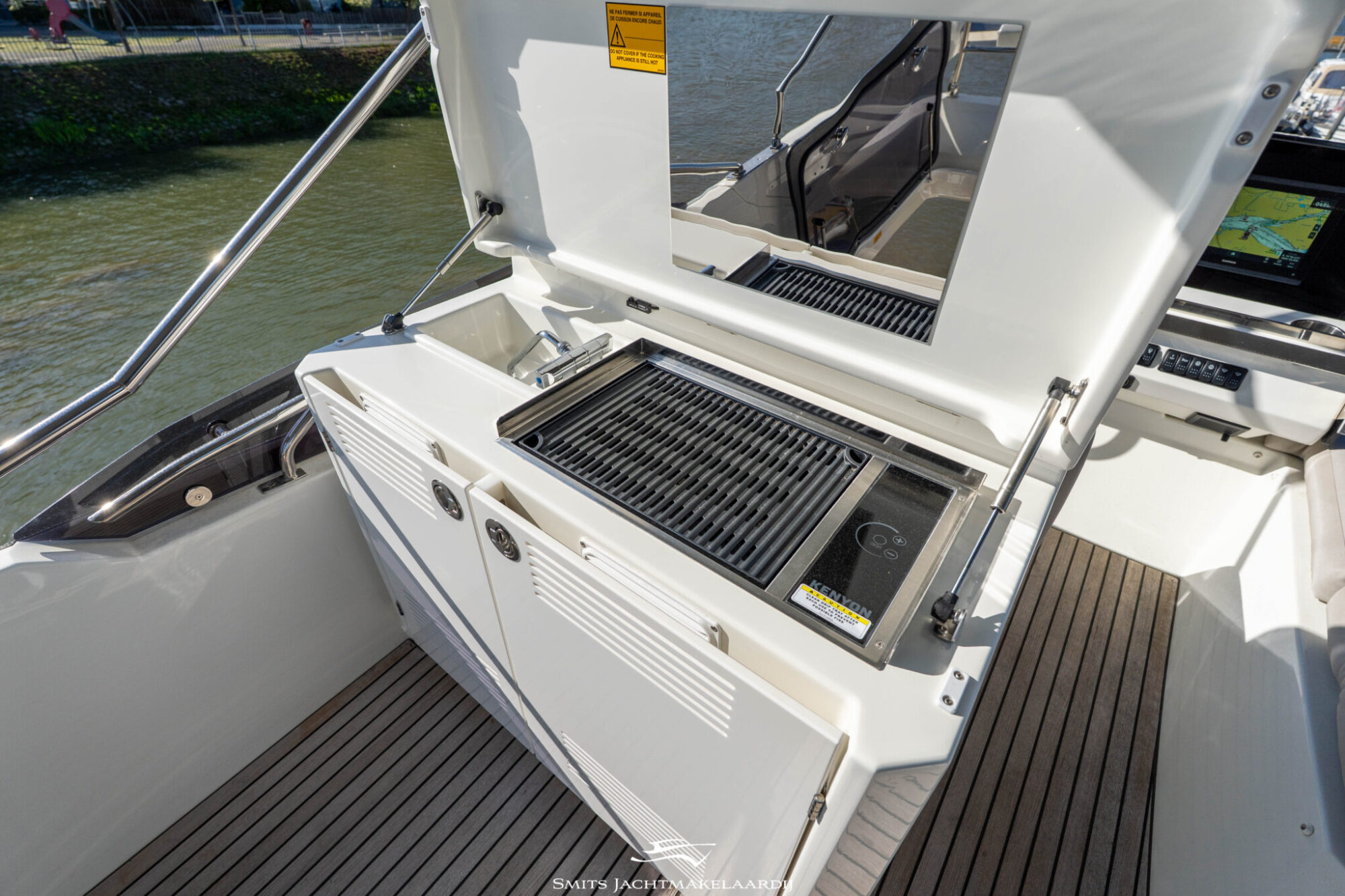 foto: 89 Prestige Prestige 590 Flybridge