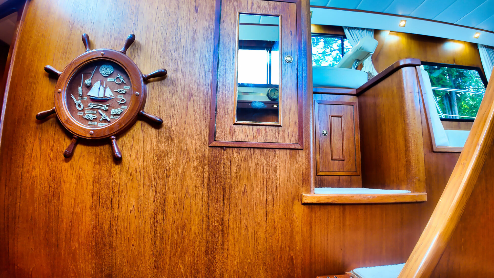 foto: 8 Neptunus Neptunus 138 / 46 Flybridge Sedan