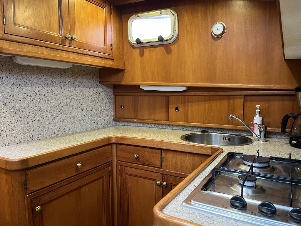 foto: 17 Blauwe Hand Trawler 1400