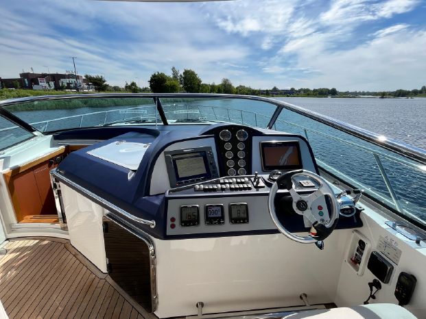 foto: 5 Sealine S 48